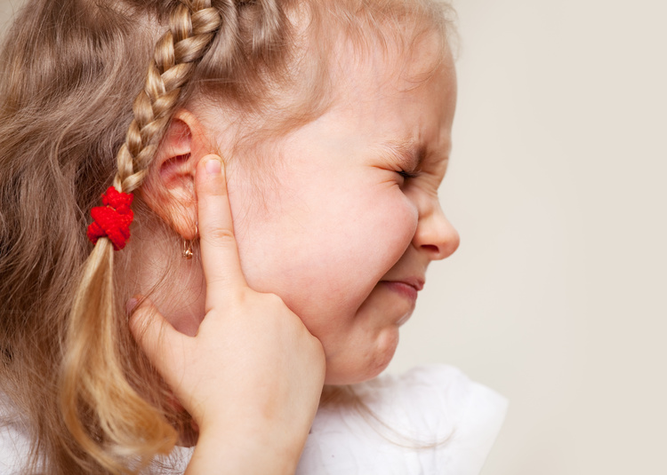 Zapalenie ucha u dziecka - rodzaje, objawy, leczenie